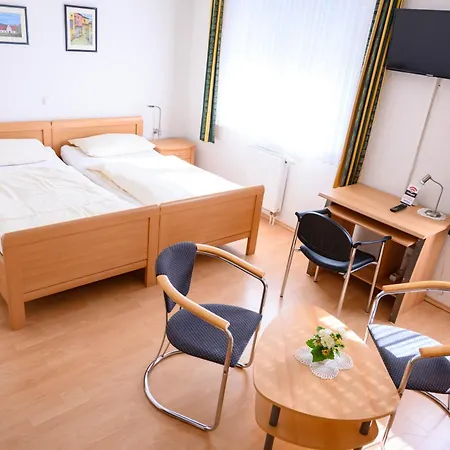 Hotel Gaestehaus Lutgen